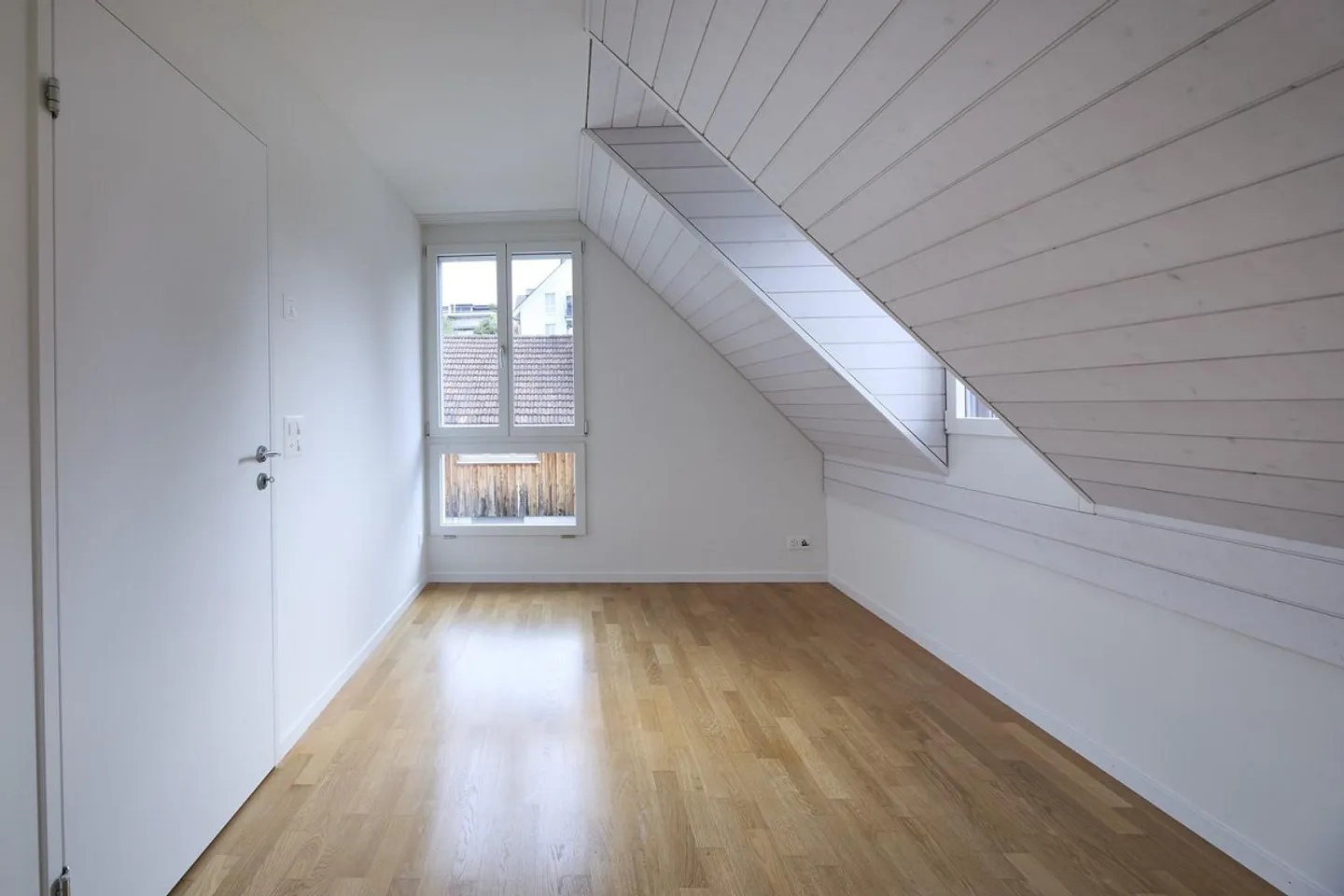 Einzigartige Dachwohnung mit Galerie und Weitblick über den Zürichsee - Foto 6 di 12