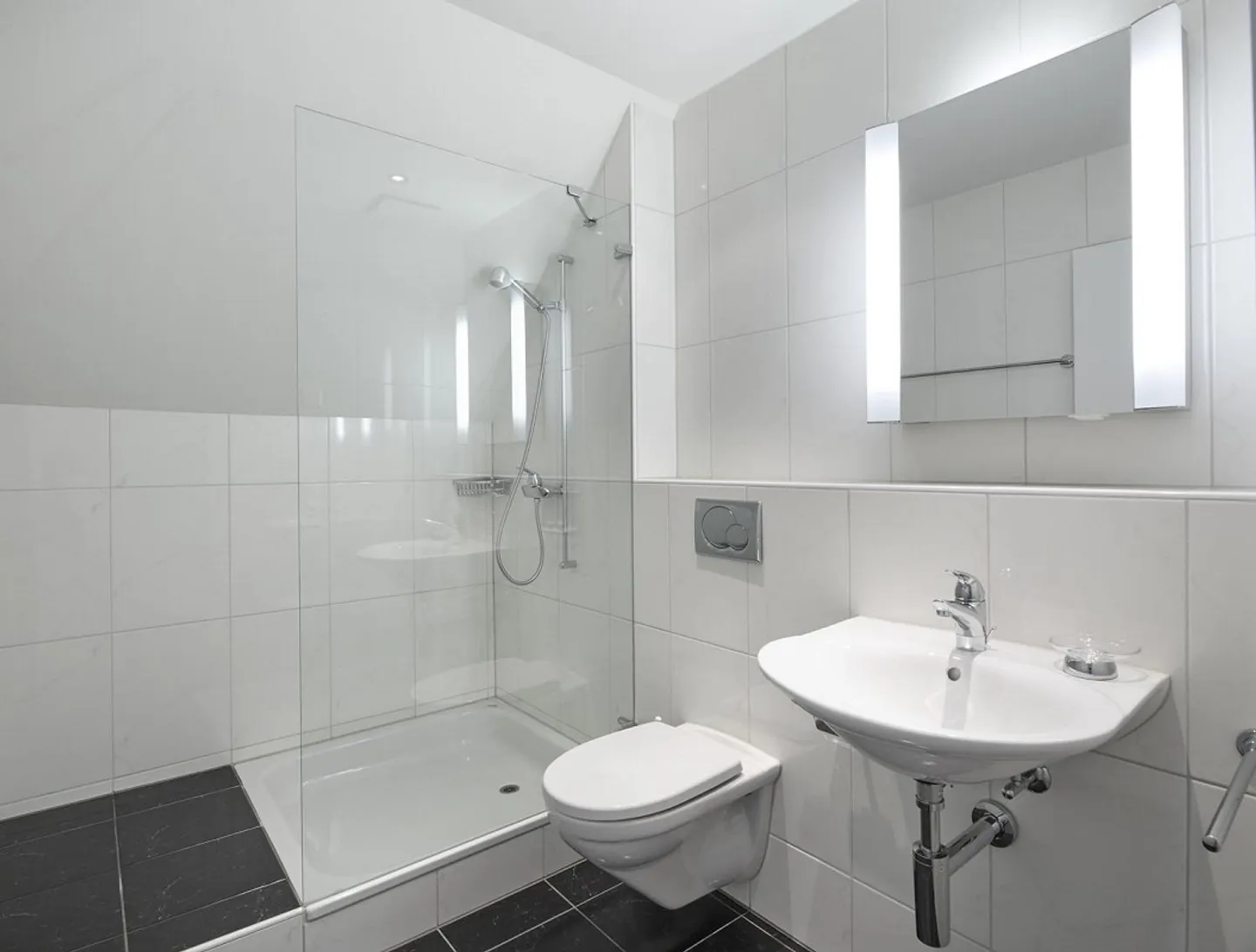 Einzigartige Dachwohnung mit Galerie und Weitblick über den Zürichsee - Foto 9 di 12