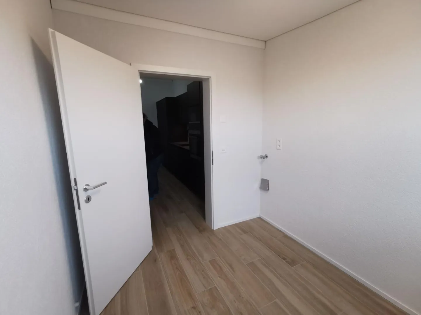 Charming Apartment with Balcony - Photo 10 of 13
