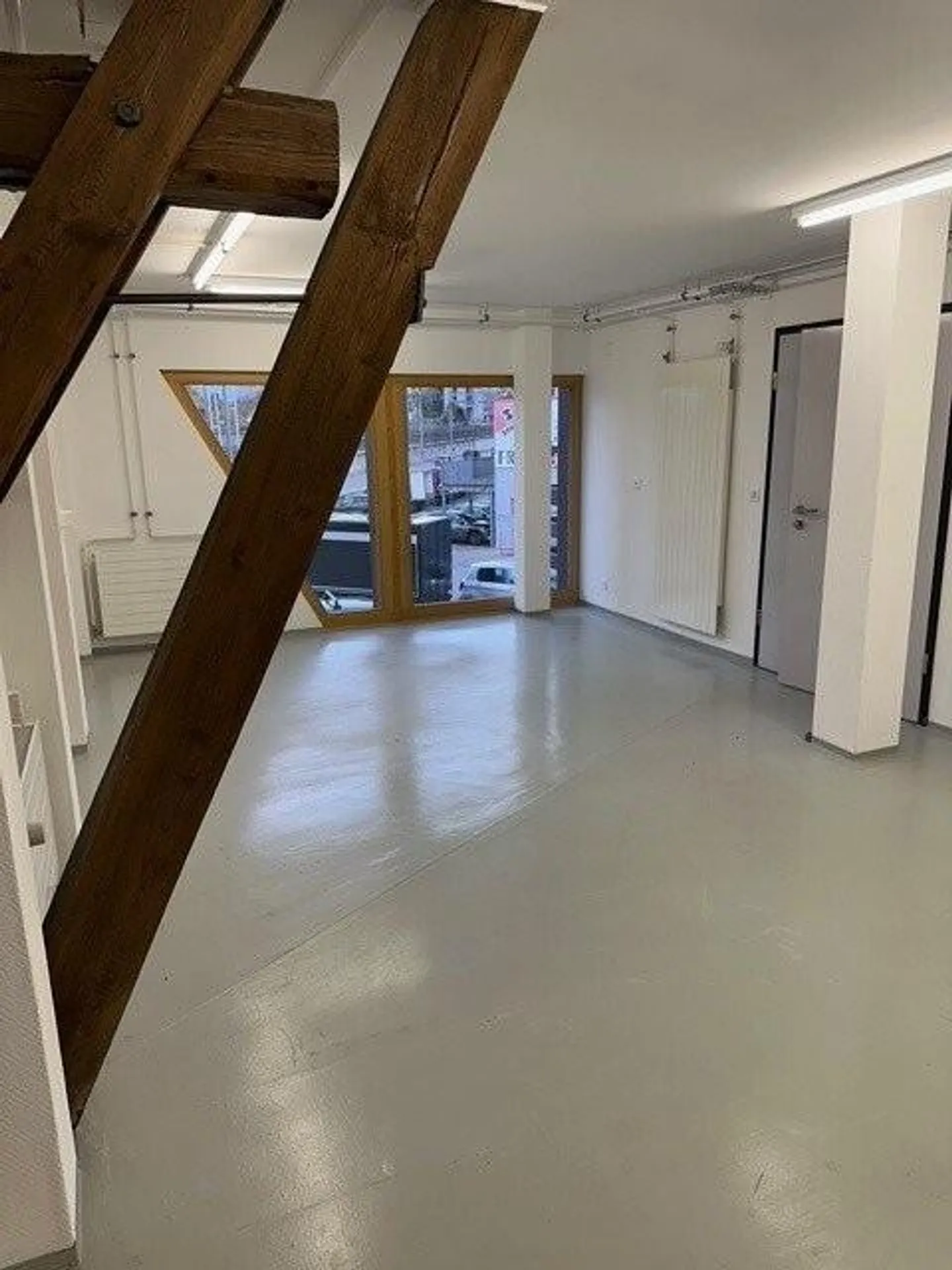 Magazzino con collegamento idrico a Zollikofen - Foto 2 di 5