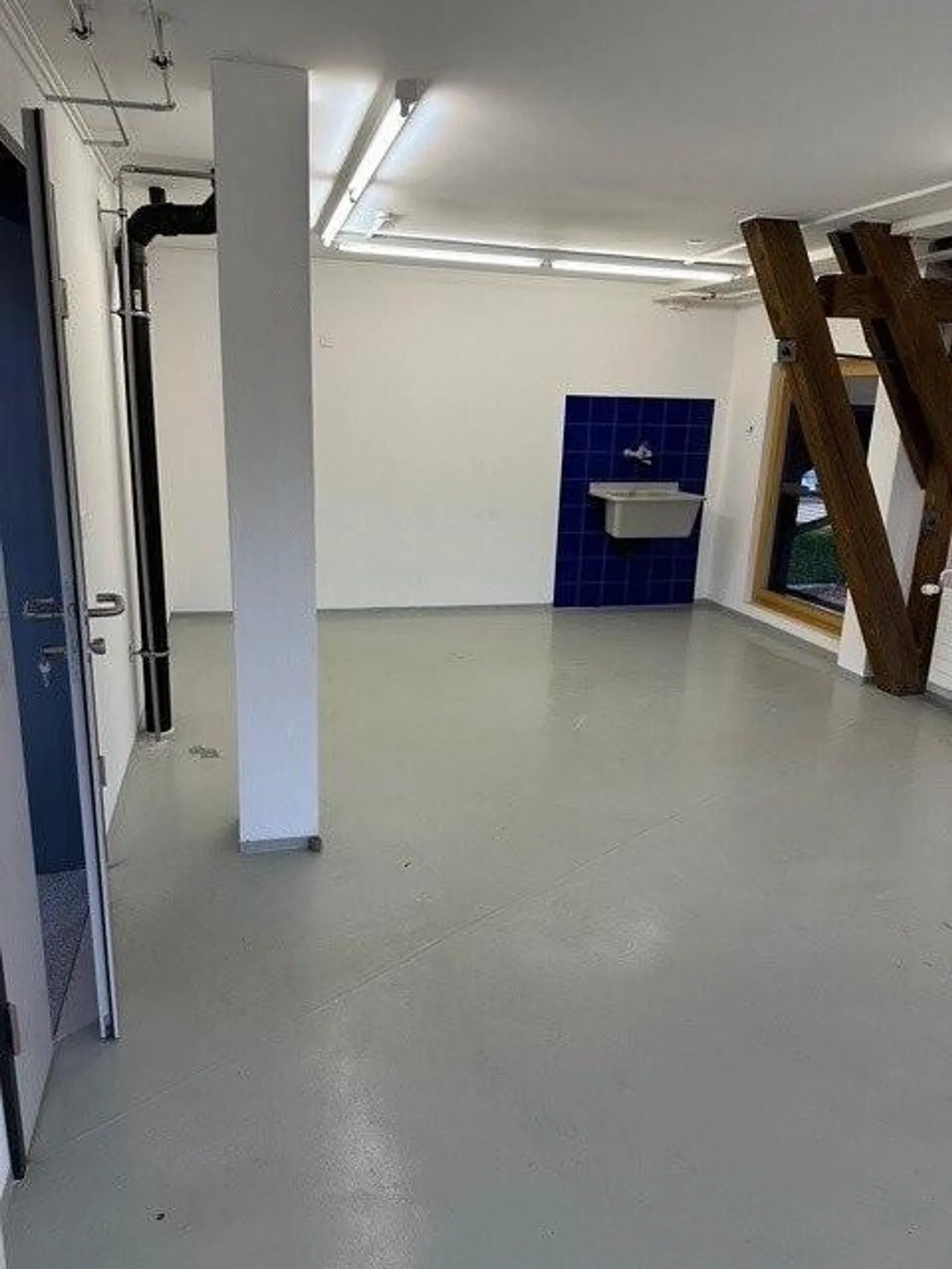 Magazzino con collegamento idrico a Zollikofen - Foto 5 di 5