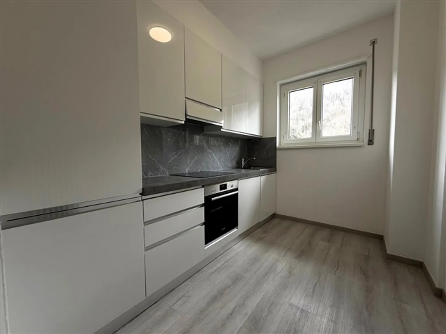 UP TO 3 MONTHS FREE - 4.5 Room Renovated Apartment in Chiasso - Photo 1 of 8