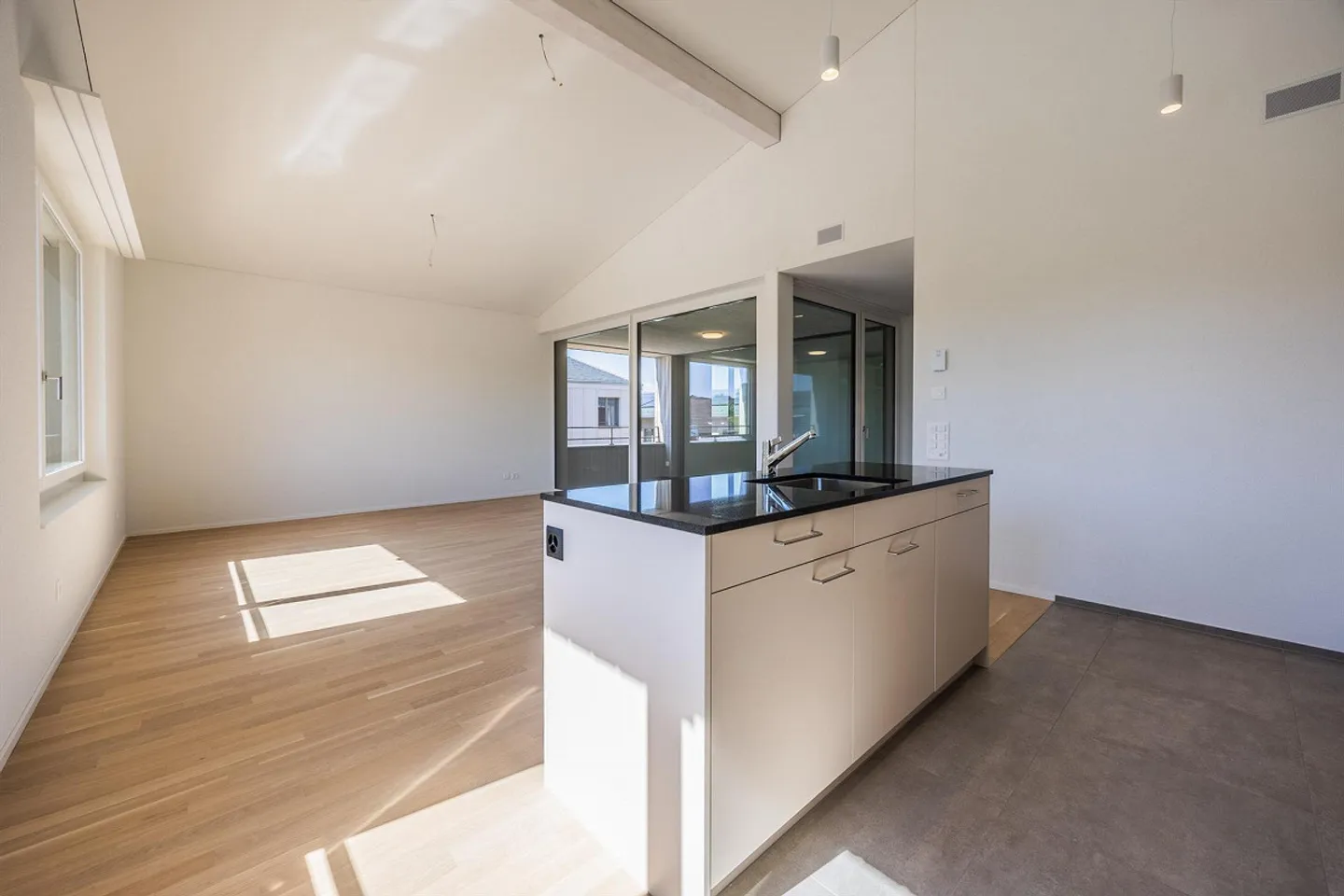 Helle, moderne 3.5-Zi-Whg im Zentrum von Güttingen - Foto 3 von 13