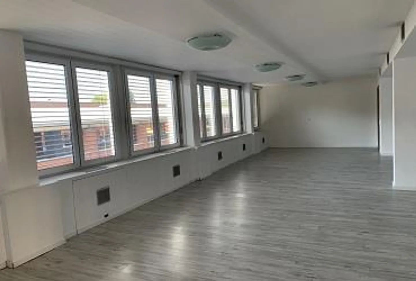 PALAZZINA COMMERCIALE E RESIDENZIALE A REDDITO - MENDRISIO CENTRO - Foto 12 di 30