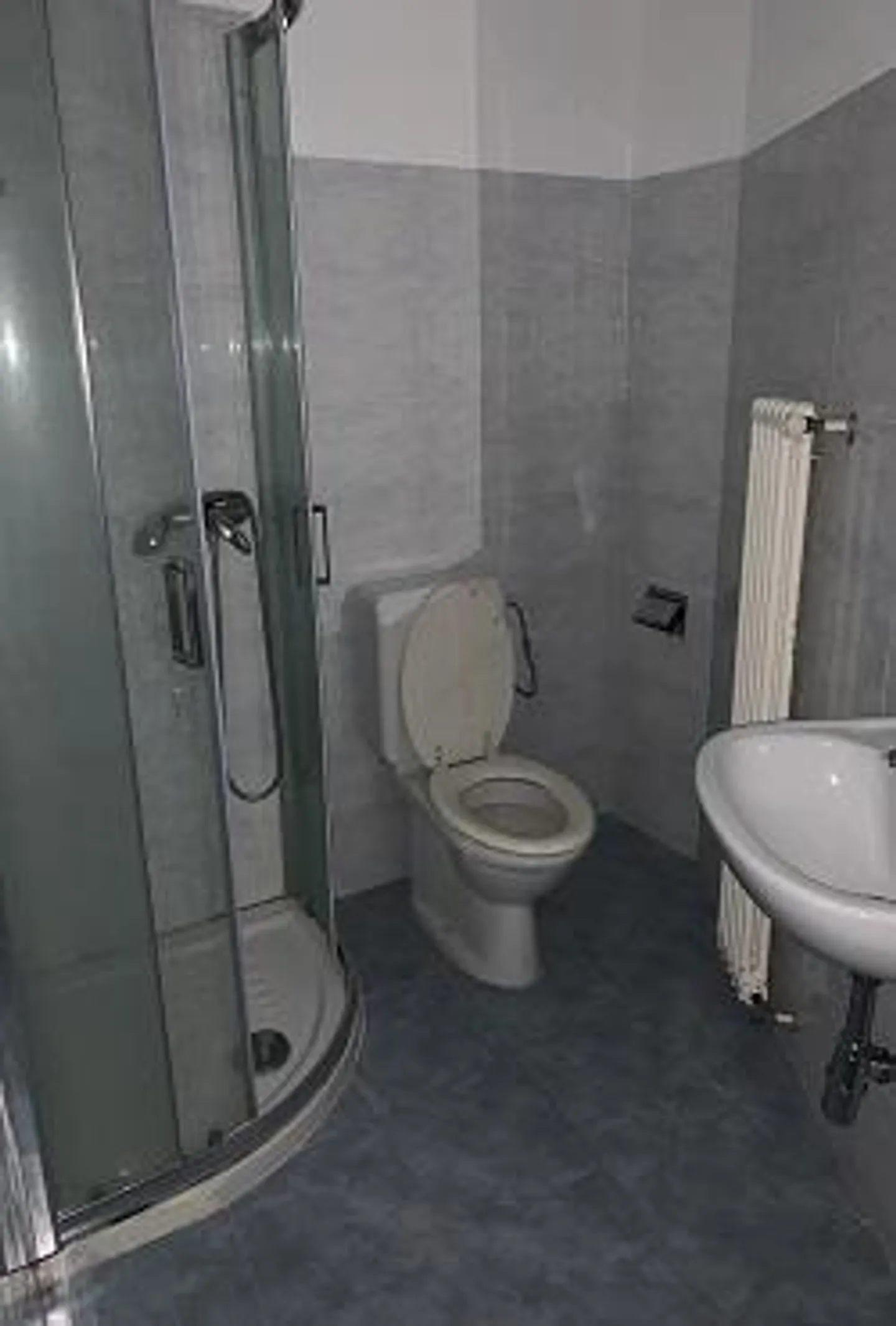 PALAZZINA COMMERCIALE E RESIDENZIALE A REDDITO - MENDRISIO CENTRO - Foto 16 di 30