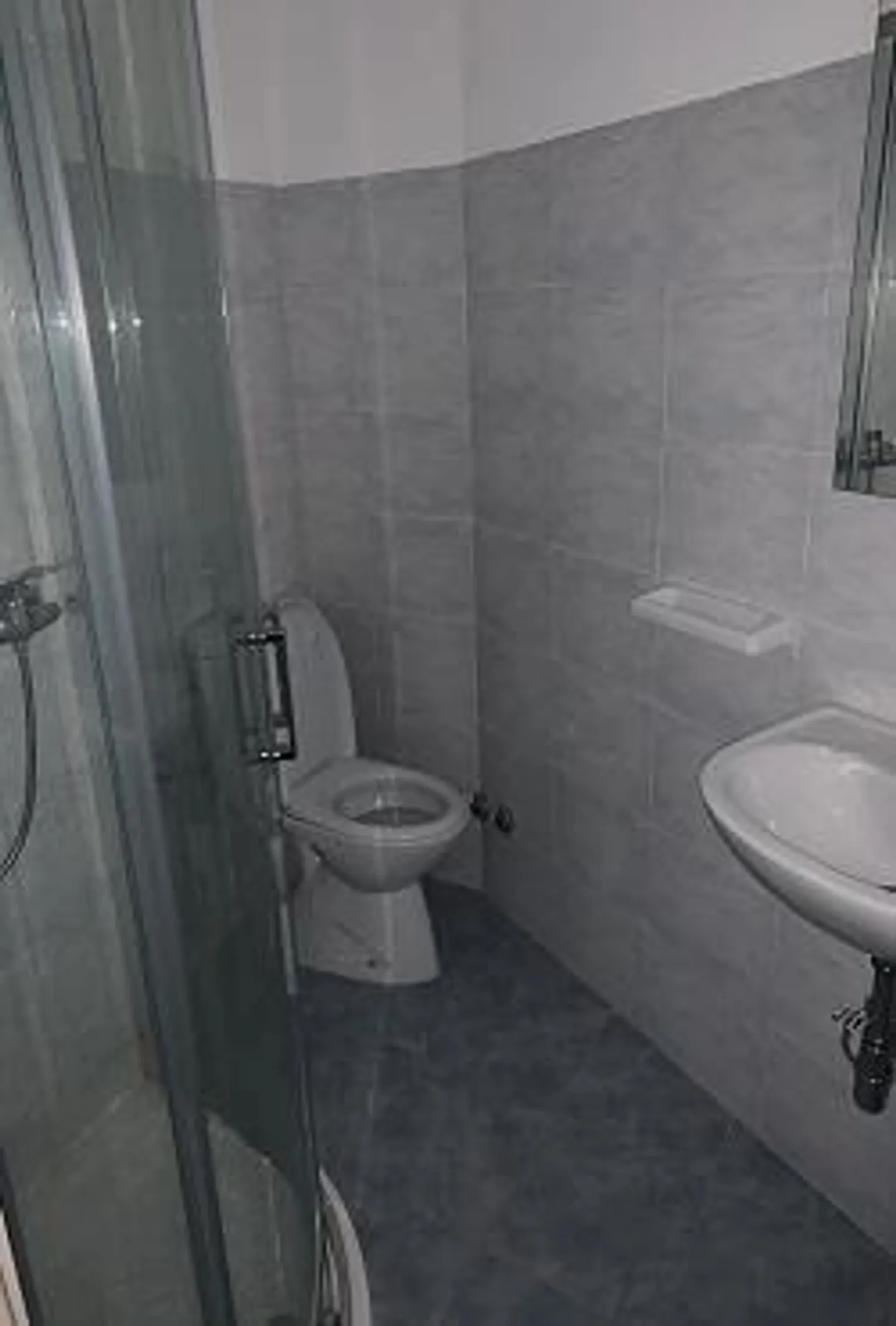 PALAZZINA COMMERCIALE E RESIDENZIALE A REDDITO - MENDRISIO CENTRO - Foto 17 di 30