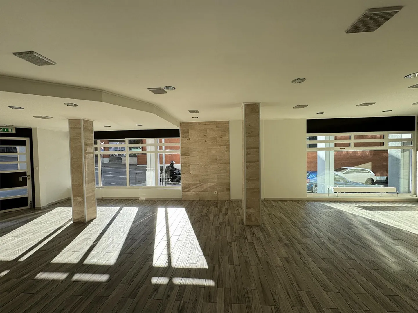 PALAZZINA COMMERCIALE E RESIDENZIALE A REDDITO - MENDRISIO CENTRO - Foto 21 di 30