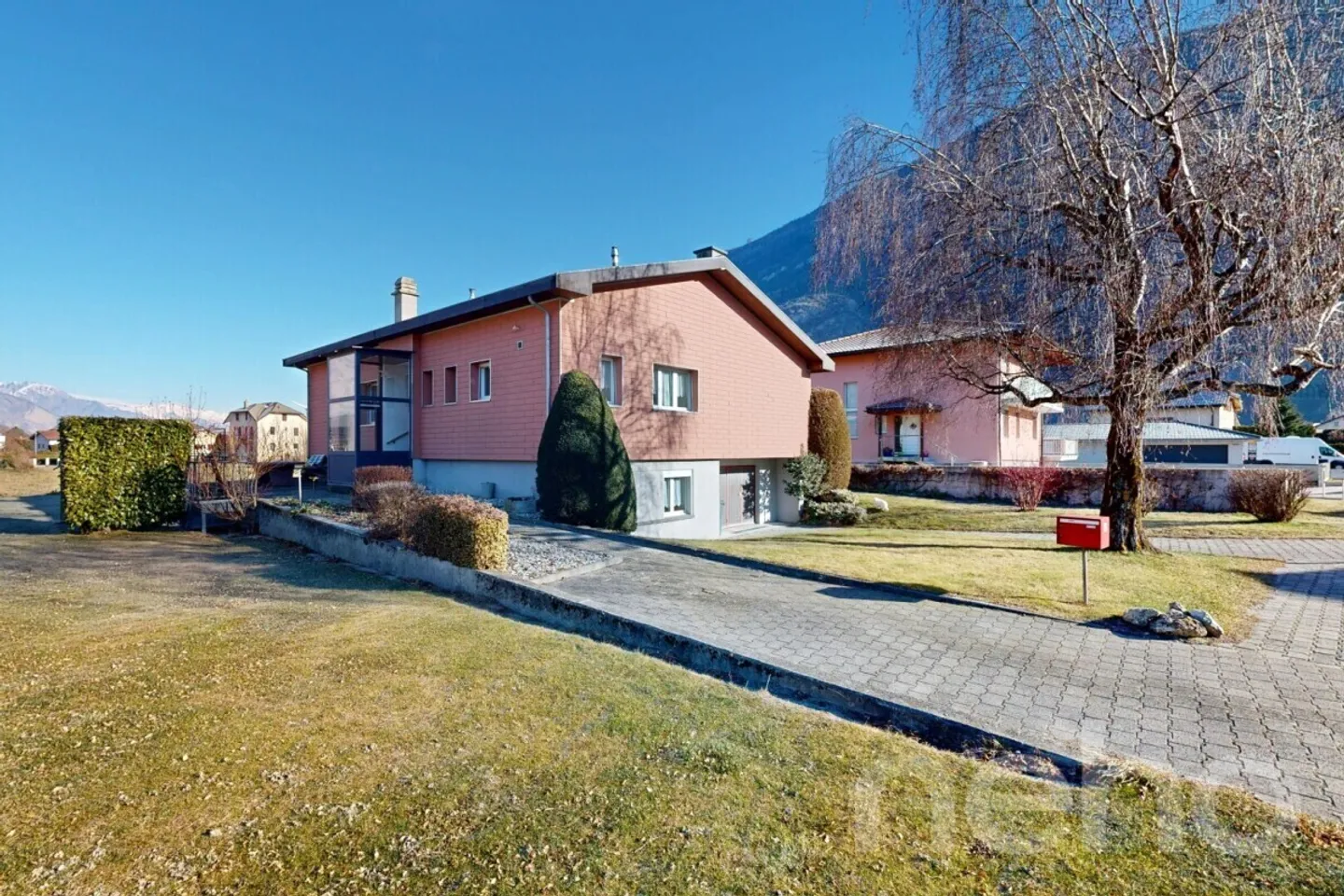 Villa familiale à Charrat - Photo 1 sur 12