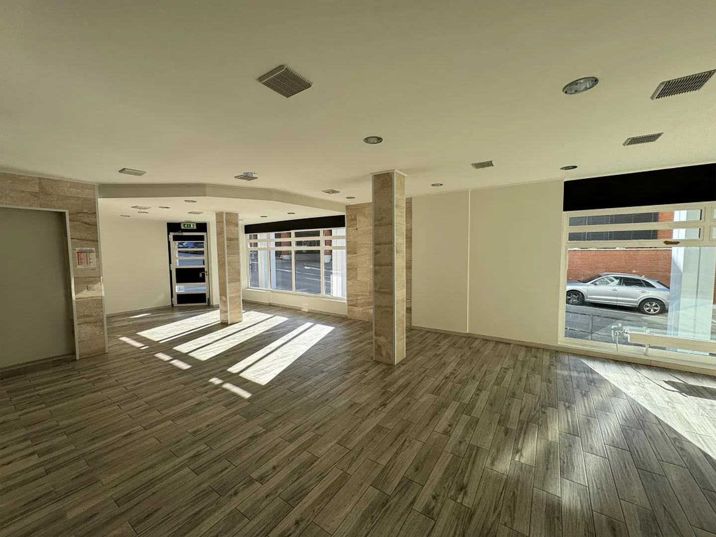 PALAZZINA COMMERCIALE E RESIDENZIALE A REDDITO - MENDRISIO CENTRO - Foto 24 di 30