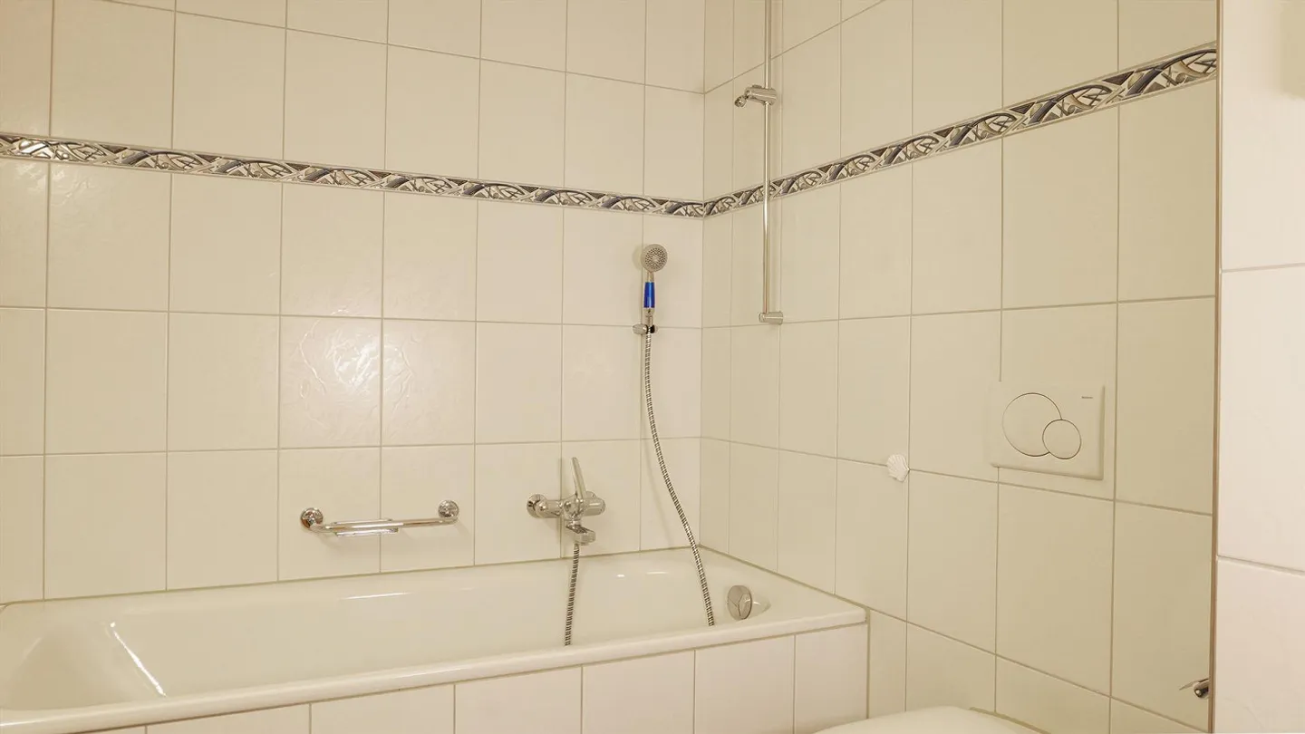 Vivere a Masans. Appartamento di 4,5 stanze con balcone e due bagni - Foto 3 di 8