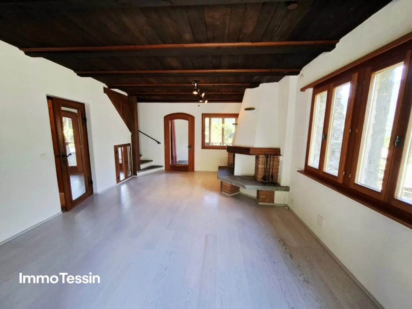 Charming & Characterful Property with Dreamy and Large Garden in Dominant Location - Photo 6 of 13