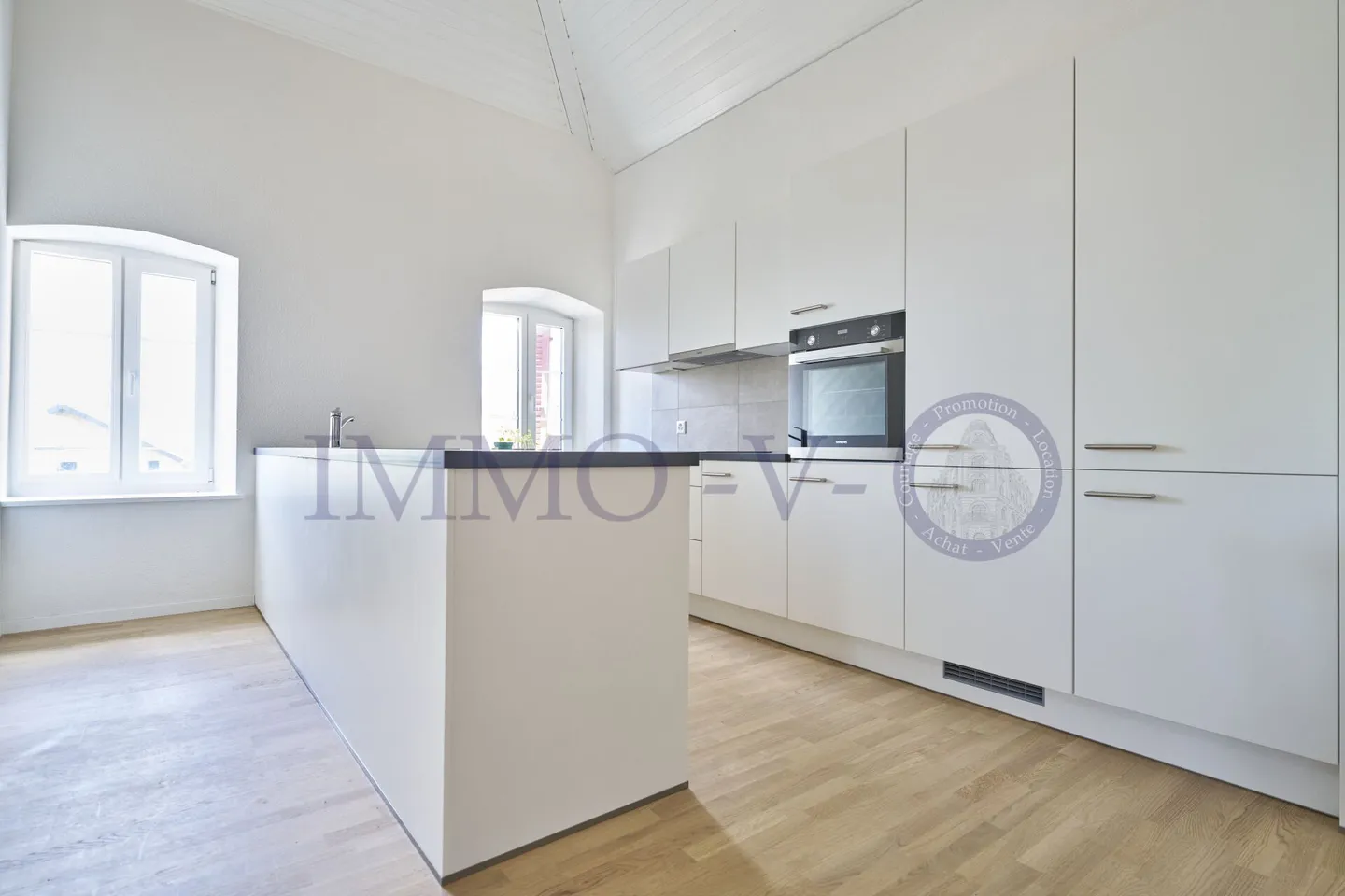 DUPLEX DI ALTO STANDING CON BEL VOLUME - Foto 3 di 10