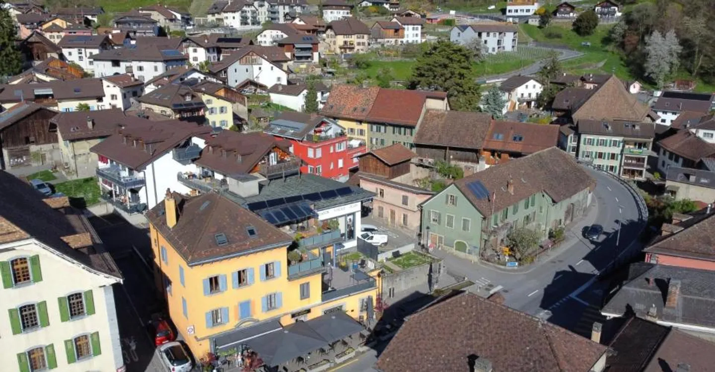 Café - Restaurant in the center of Ollon! - Photo 1 of 2