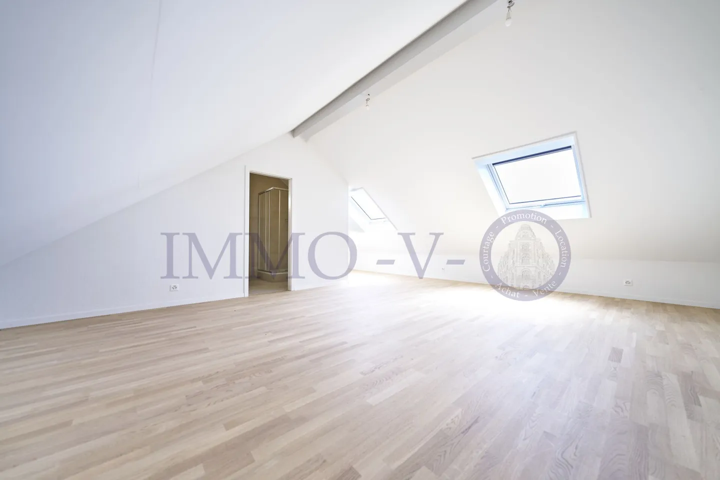 DUPLEX DI ALTO STANDING CON BEL VOLUME - Foto 4 di 10