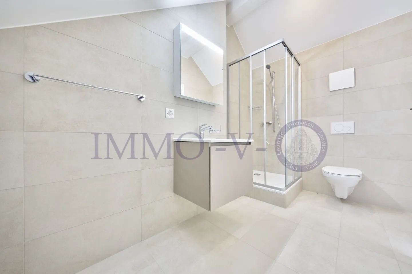 DUPLEX DI ALTO STANDING CON BEL VOLUME - Foto 5 di 10
