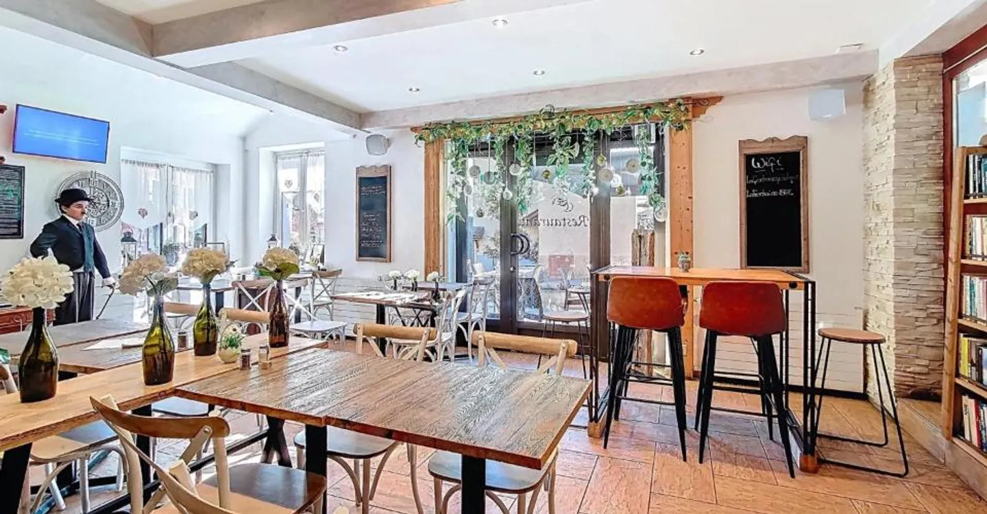 Café - Restaurant in the center of Ollon! - Photo 2 of 2