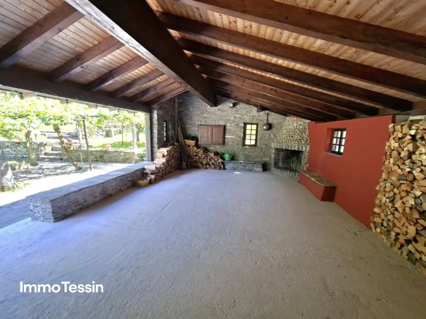 Charming & Characterful Property with Dreamy and Large Garden in Dominant Location - Photo 5 of 13