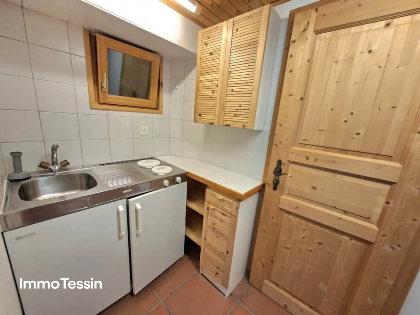 Charming & Characterful Property with Dreamy and Large Garden in Dominant Location - Photo 12 of 13