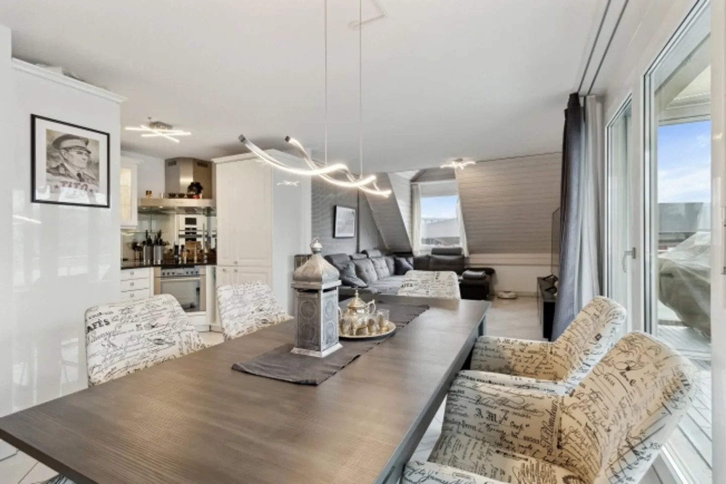 Exclusive 3.5-room apartment near Zurich – modern & stylish - Photo 1 of 13