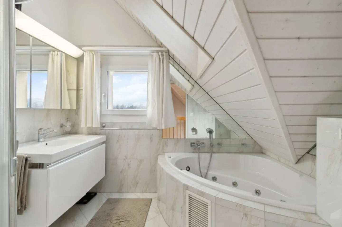 Exclusive 3.5-room apartment near Zurich – modern & stylish - Photo 10 of 13