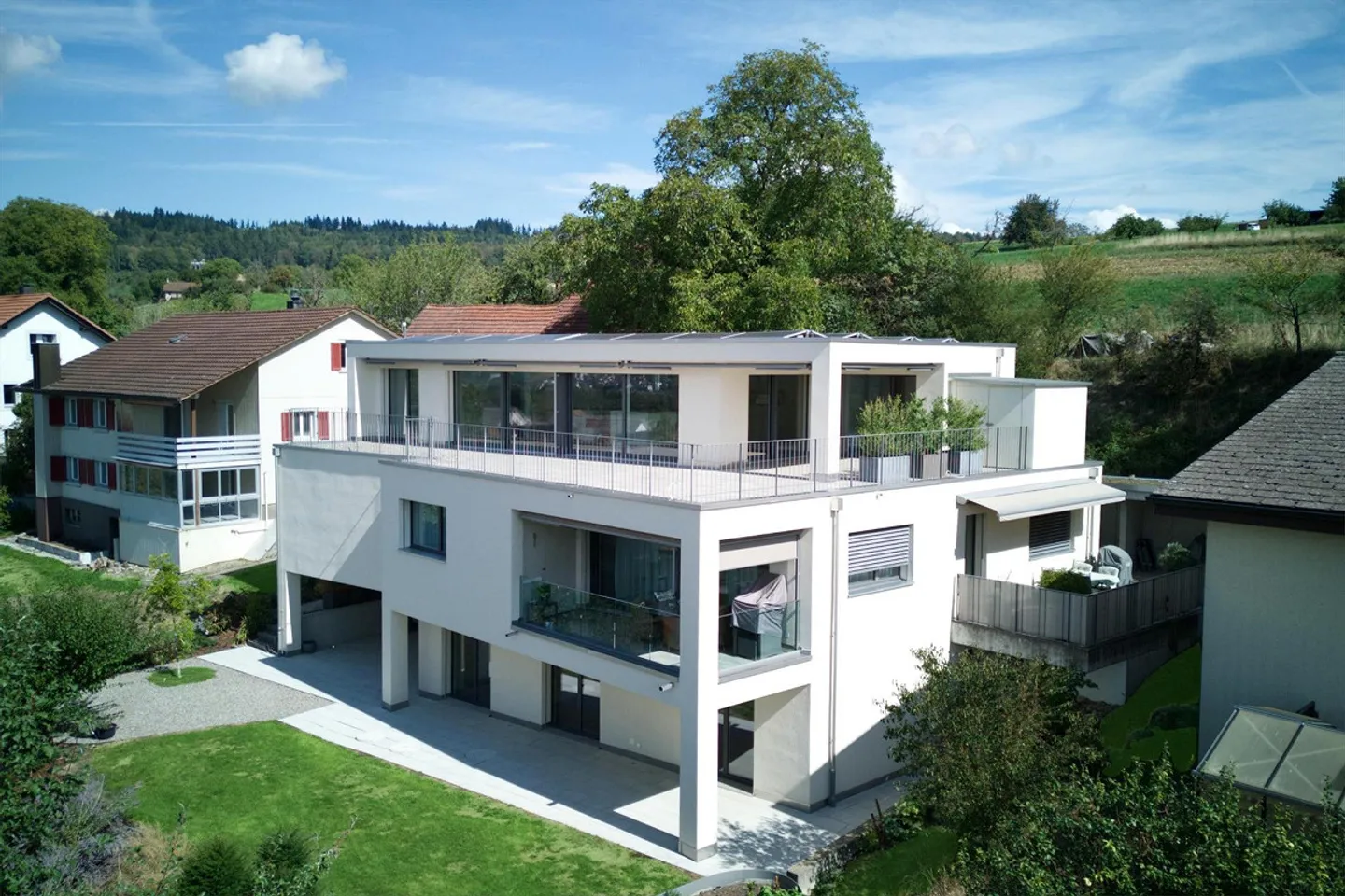 Posizione privilegiata: Casa intera con 6.5 e 3.5 stanze - Foto 1 di 13