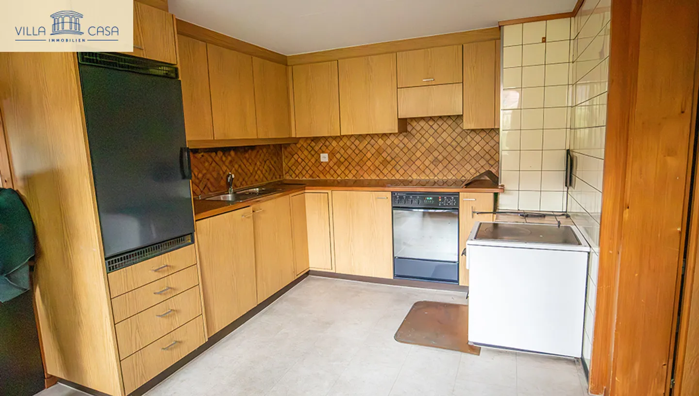 Charming Renovation Project Home - Photo 5 of 13