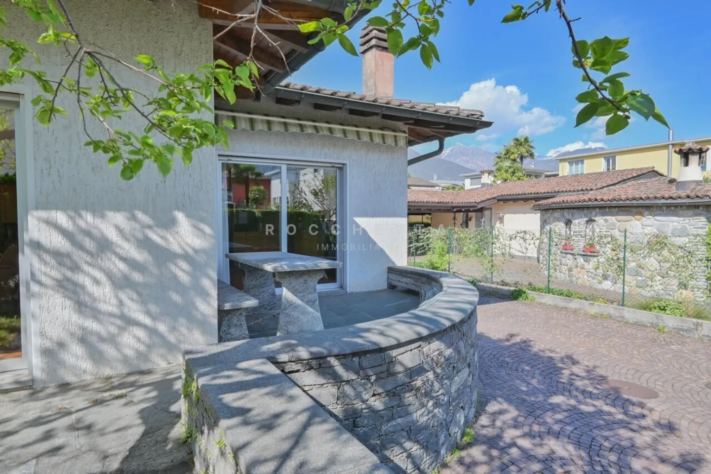 Mittelmeer-Villa mit Potenzial in begehrter und sehr ruhiger Lage - Foto 2 von 11