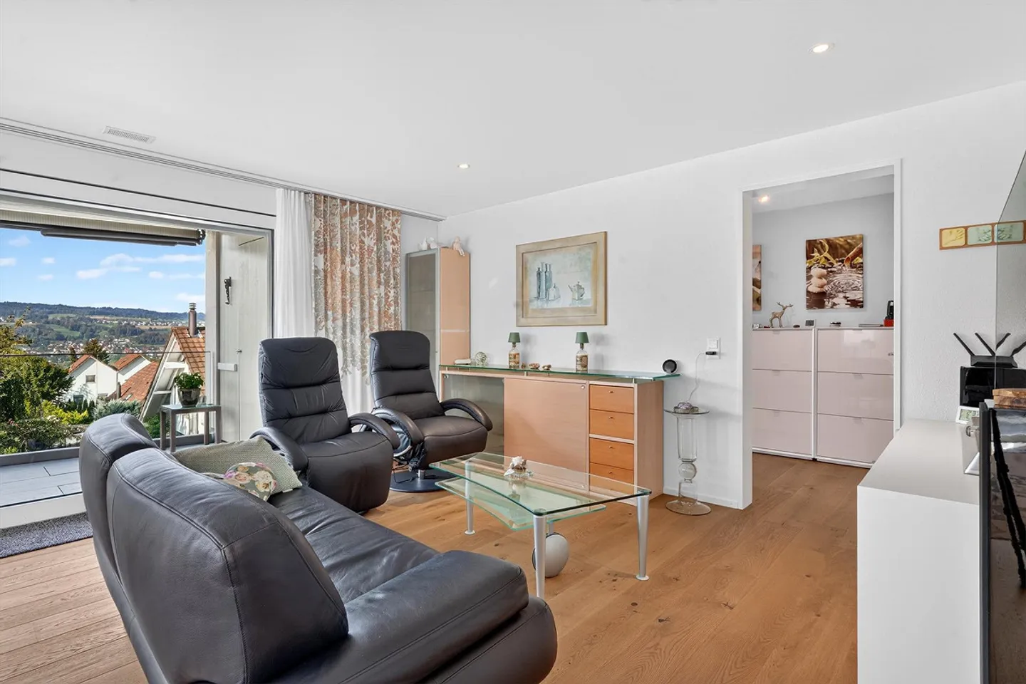 Posizione privilegiata: Casa intera con 6.5 e 3.5 stanze - Foto 11 di 13