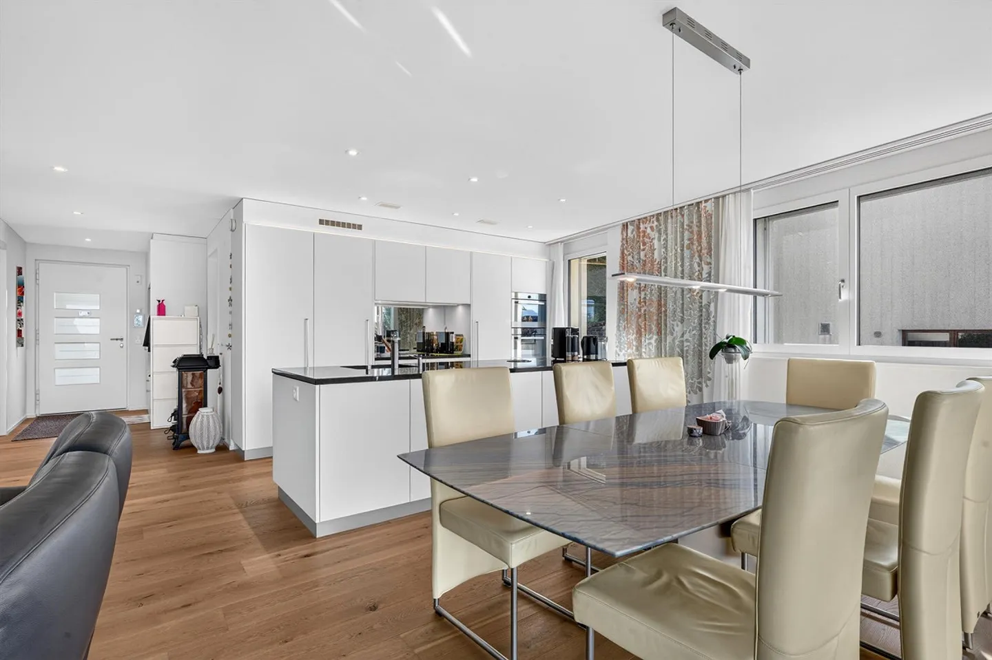 Posizione privilegiata: Casa intera con 6.5 e 3.5 stanze - Foto 12 di 13