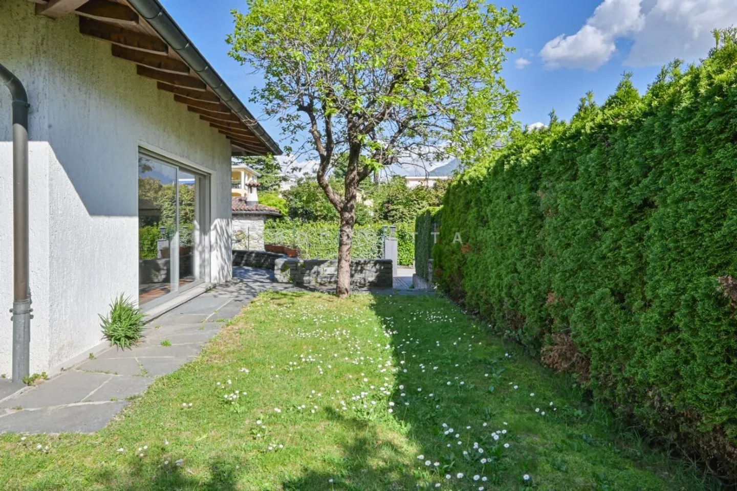 Mittelmeer-Villa mit Potenzial in begehrter und sehr ruhiger Lage - Foto 4 von 11
