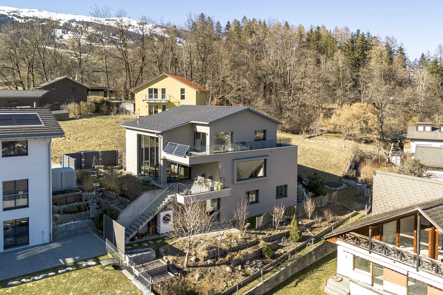 Family living paradise in a quiet location with mountain panorama - Photo 1 of 13