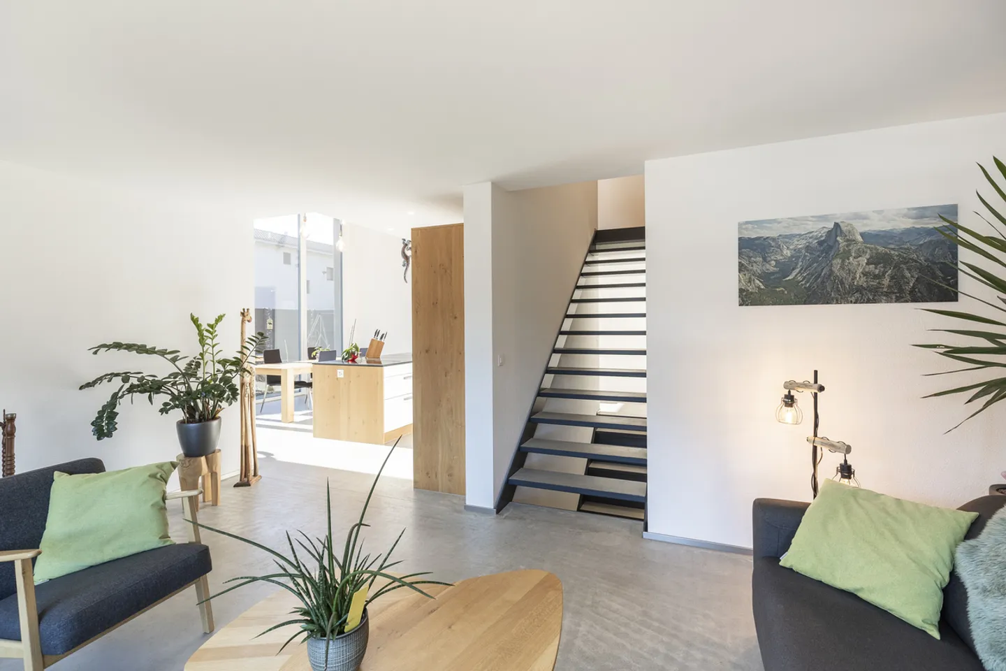 Family living paradise in a quiet location with mountain panorama - Photo 4 of 13