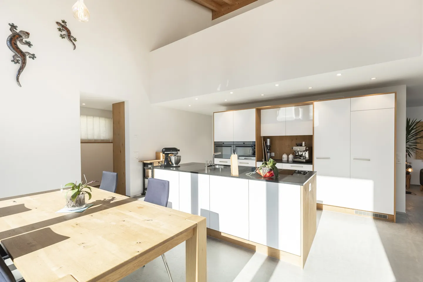 Family living paradise in a quiet location with mountain panorama - Photo 6 of 13