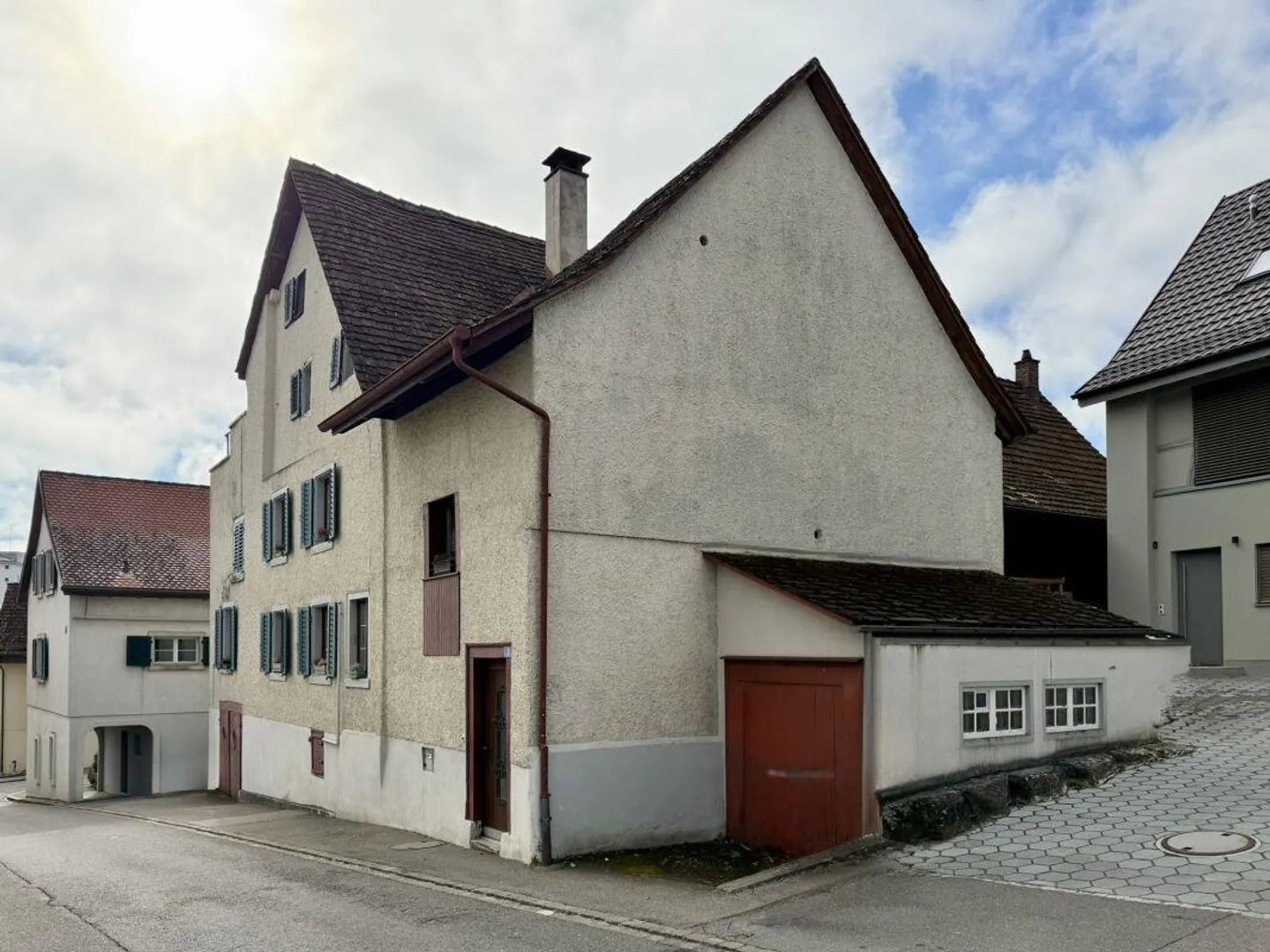 Charmantes Haus mit Renovierungspotenzial - Foto 1 von 11