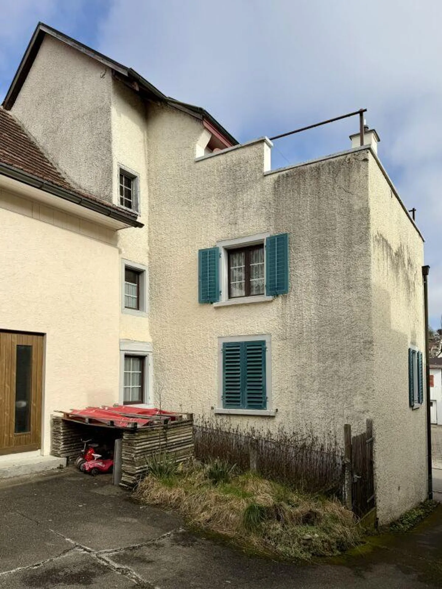 Charmantes Haus mit Renovierungspotenzial - Foto 3 von 11
