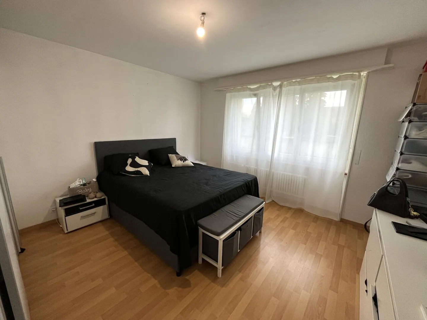 Schöne 3-Zimmer-Wohnung mit Balkon in Payerne - Foto 3 von 7