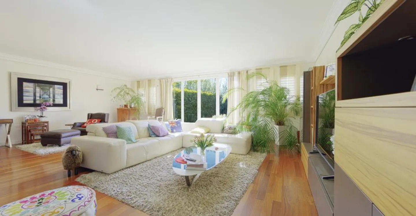 9-room adjoining house - Photo 1 of 7