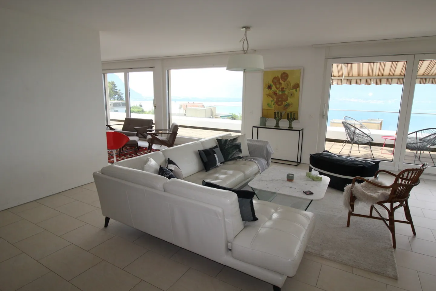 Penthouse Luxueux avec Vue sur le Lac - Photo 5 sur 13