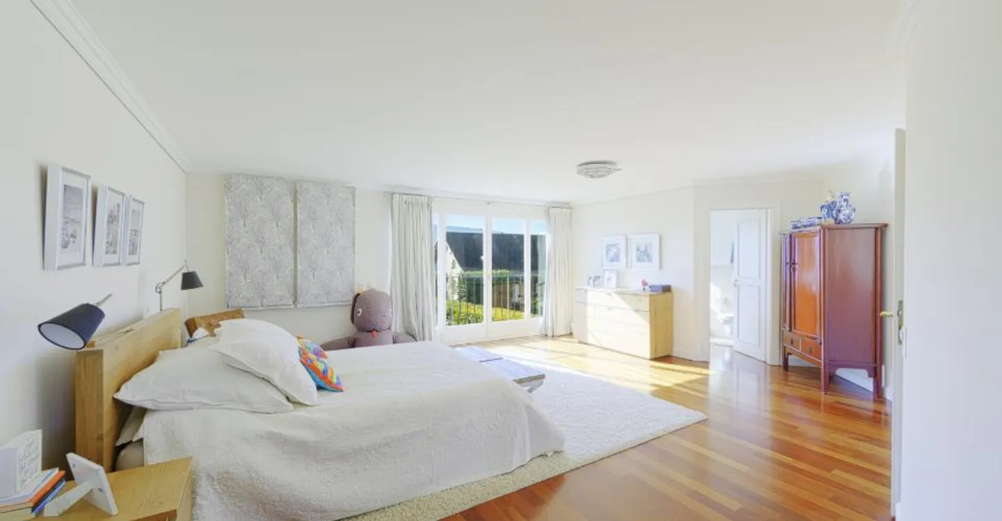 9-room adjoining house - Photo 3 of 7