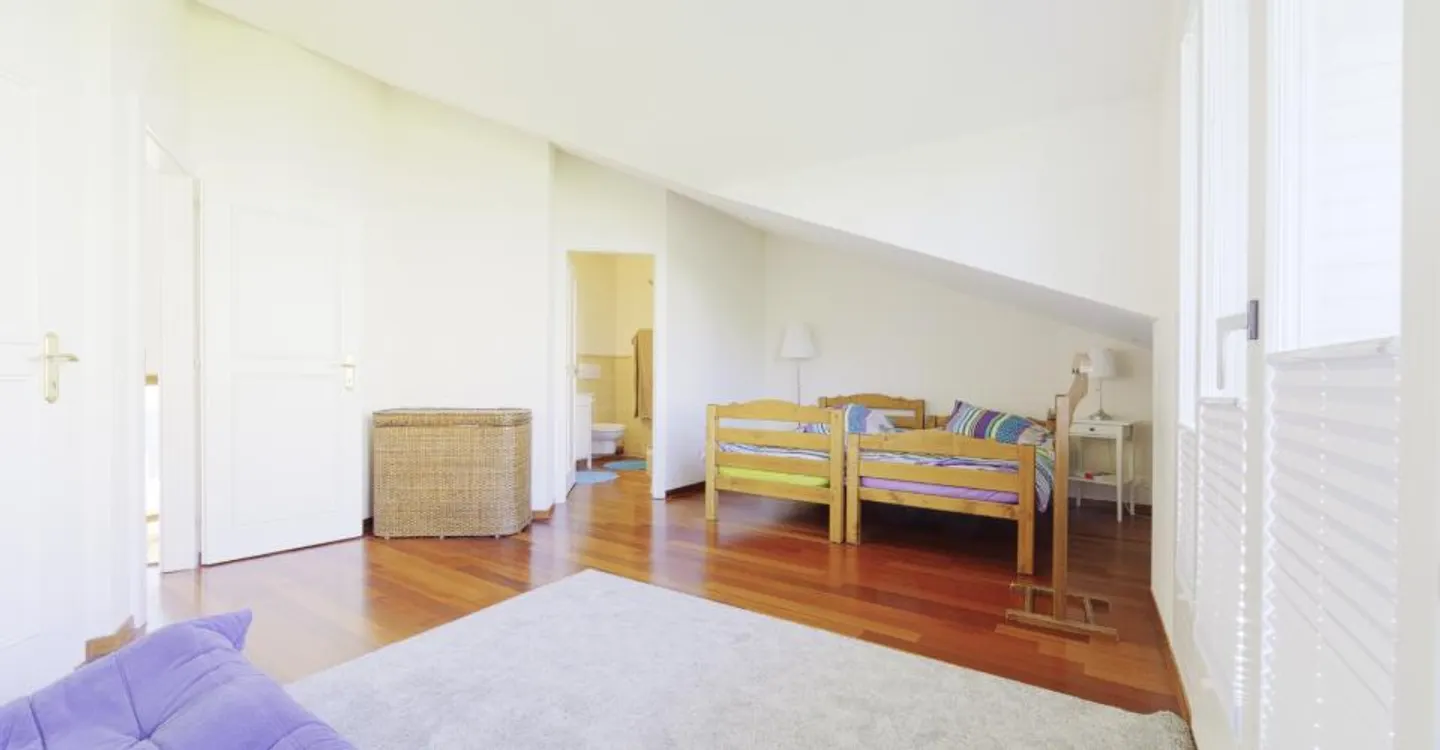 9-room adjoining house - Photo 4 of 7