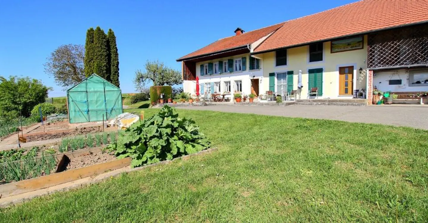 Charmanter Bauernhof in Cottens - Foto 1 von 11