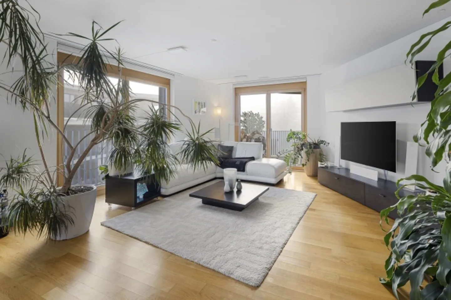 Sogno abitativo con due terrazze e vista mozzafiato sul lago - Foto 4 di 13