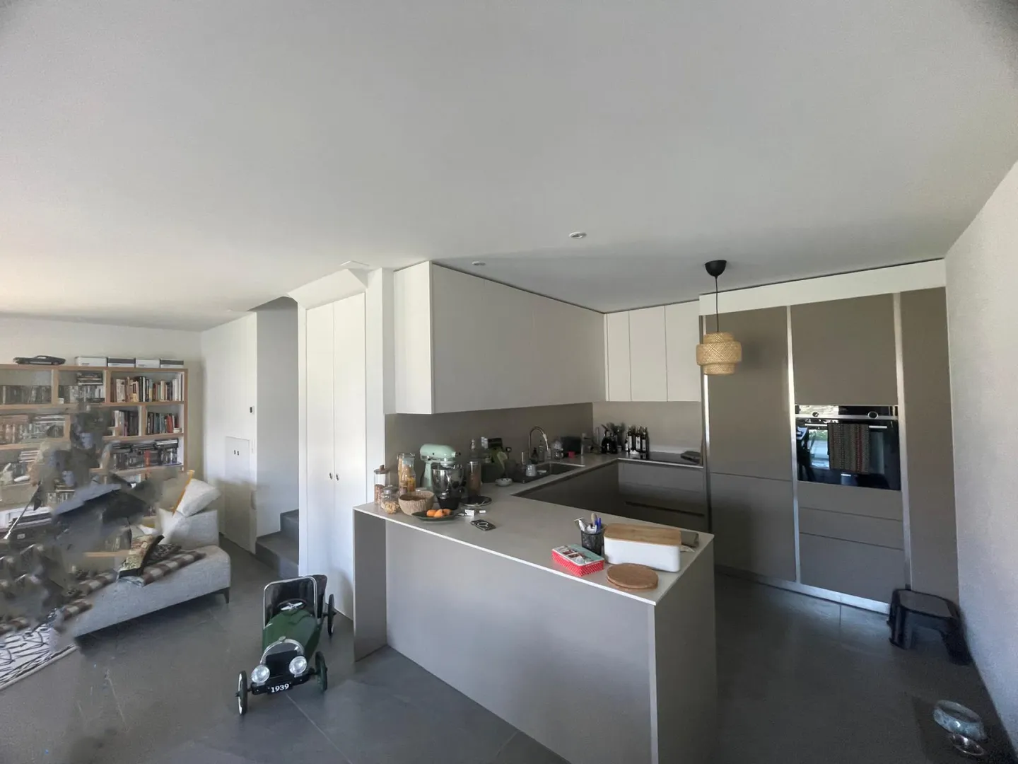 Nuova villa contemporanea di alto livello sulla collina di Sion - Foto 3 di 12