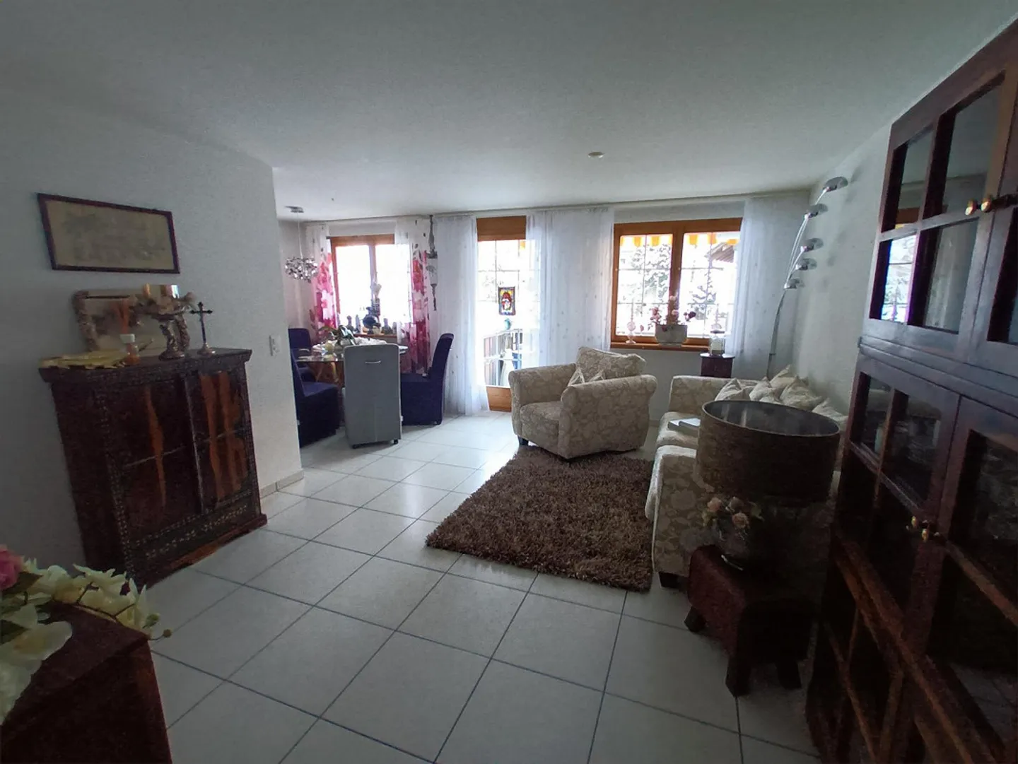 Appartamento 4 1/2 locali con garage, balcone e area salotto coperta - Foto 2 di 4