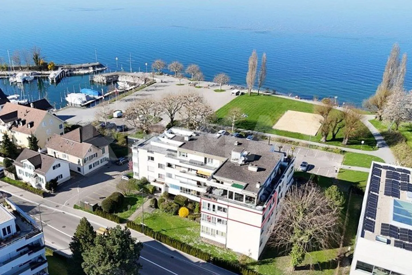 Vivere in centro - direttamente al lago - appartamento di 4,5 stanze in Seestrasse 50/52 a Horn TG - Foto 9 di 13
