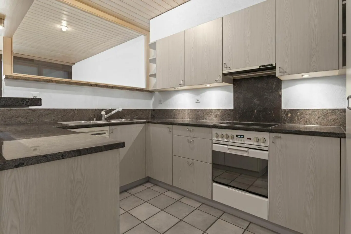 A Gem in the Mountain Paradise - Photo 7 of 7