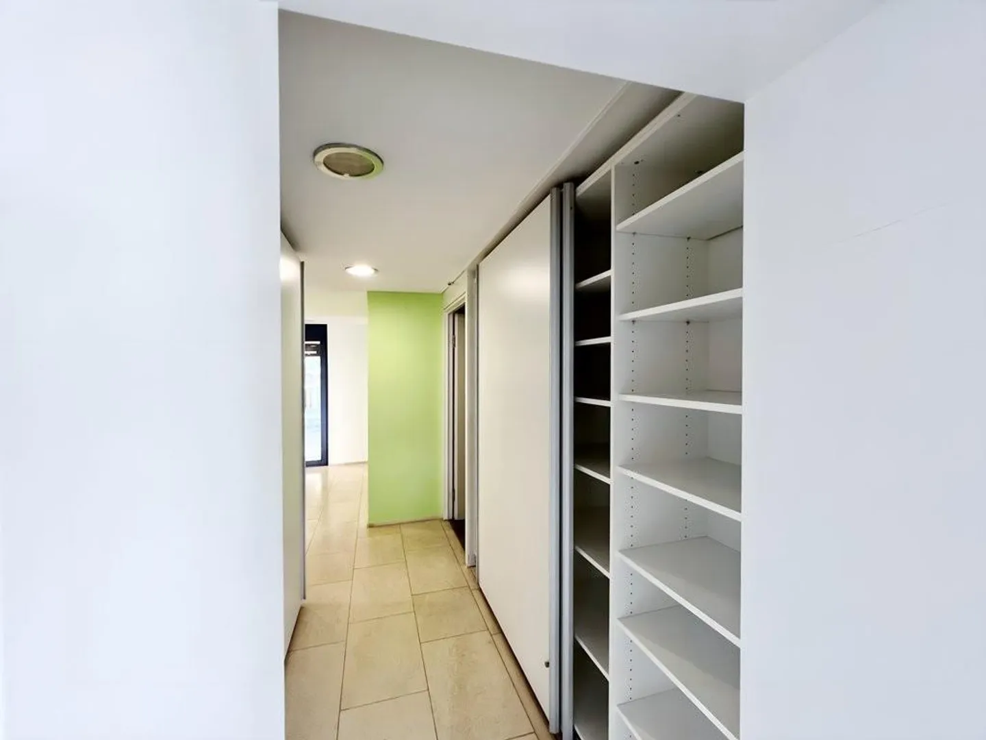 Edificio ad uso misto in affitto - Foto 4 di 10