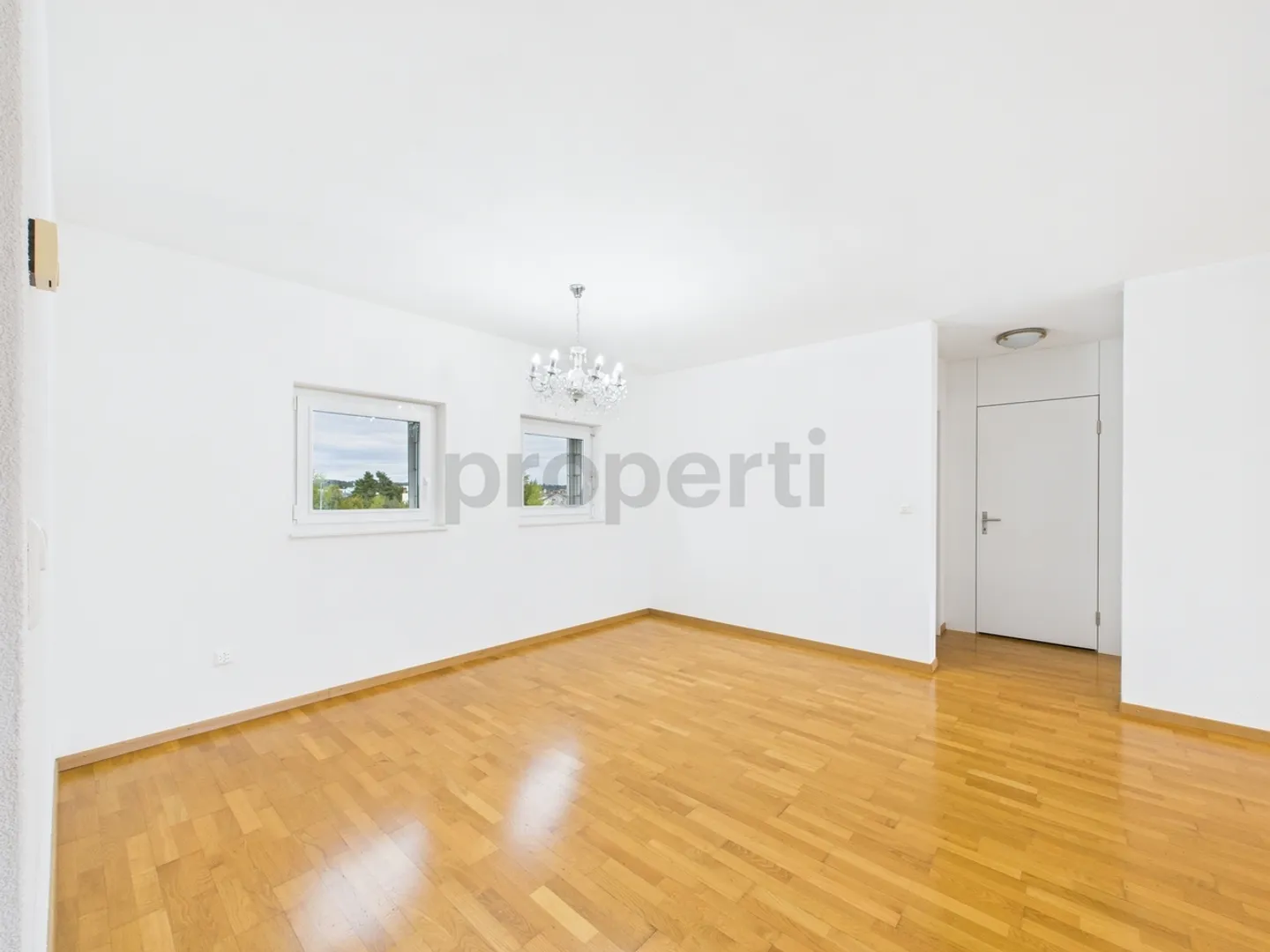 Elegant 3.5-room apartment in a sought-after location in Zurich - Photo 8 of 12