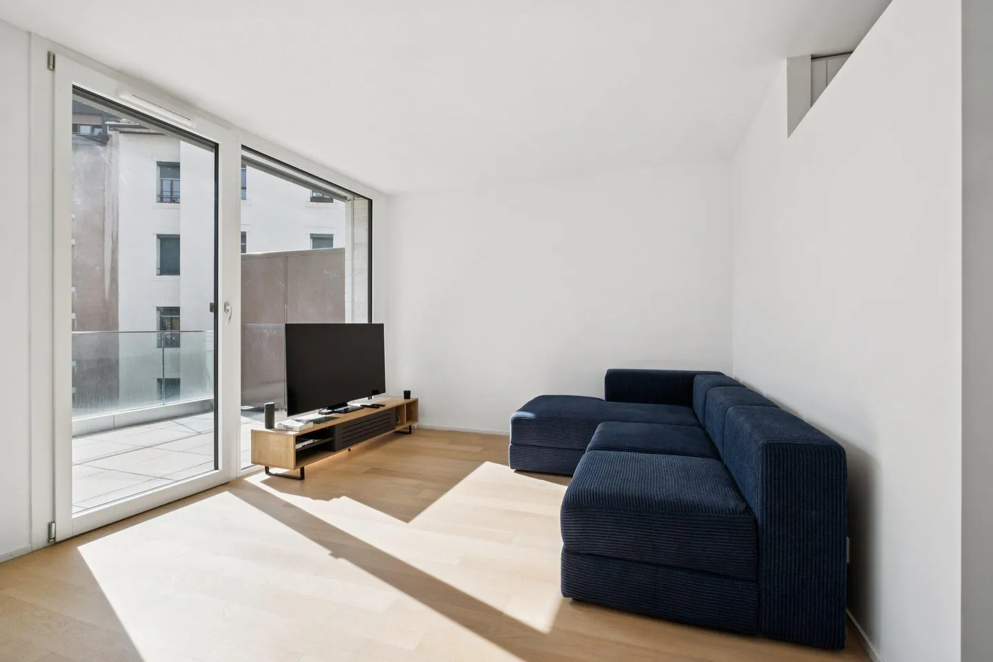 Contemporary Apartment in Saint-Jean - Photo 5 of 14