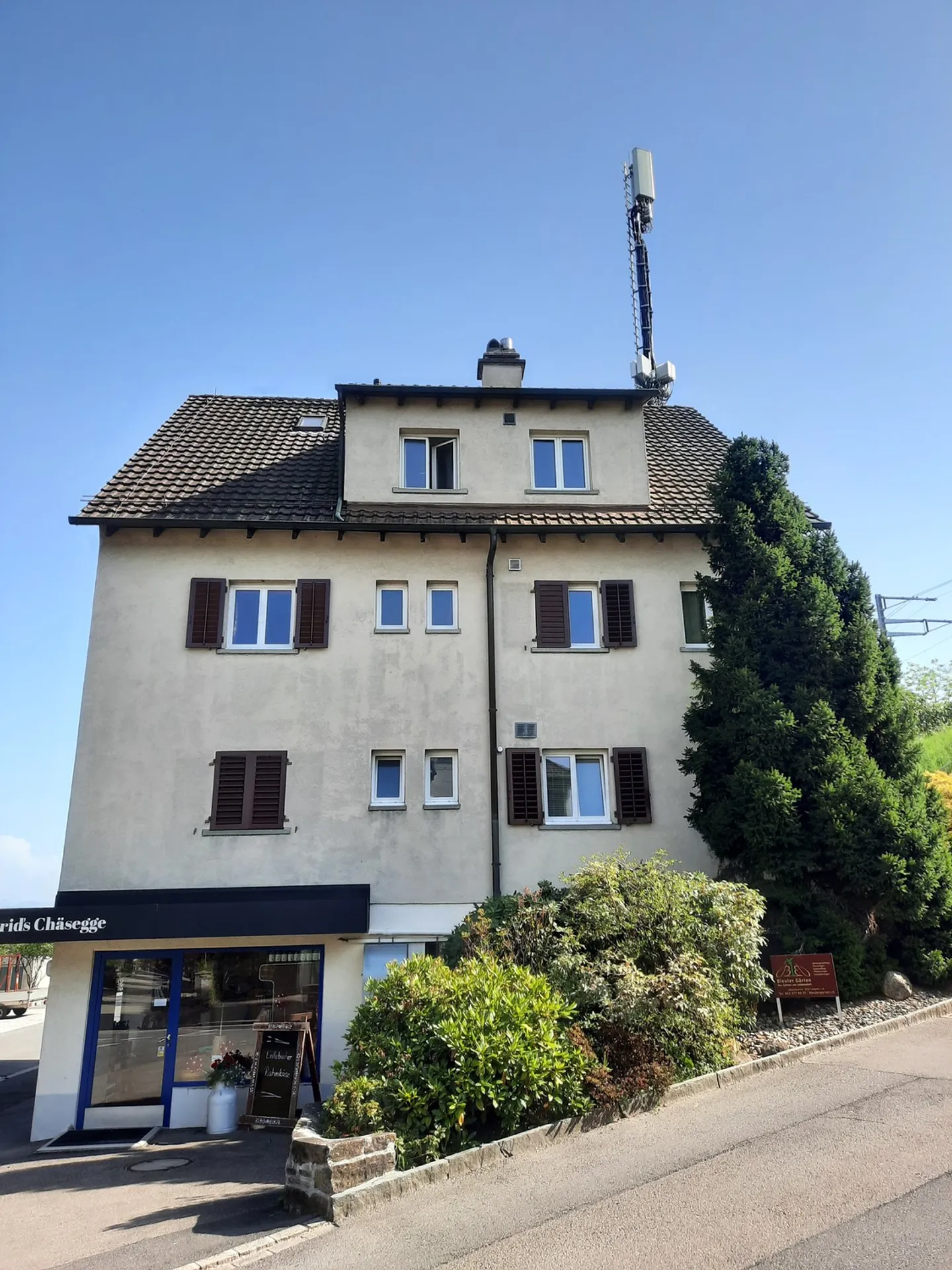 Charmante Verkaufsfläche in Oberrieden - Foto 1 von 2